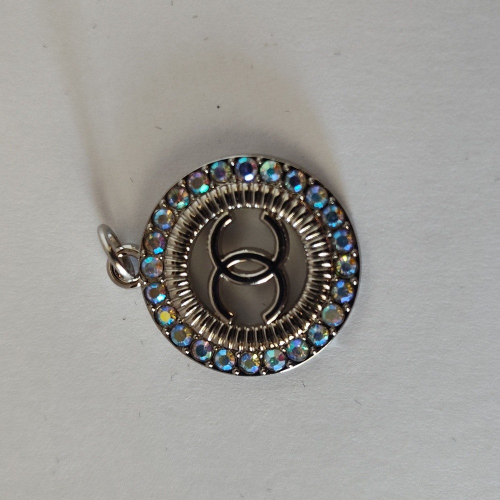 Elegant CC Zipper Pull